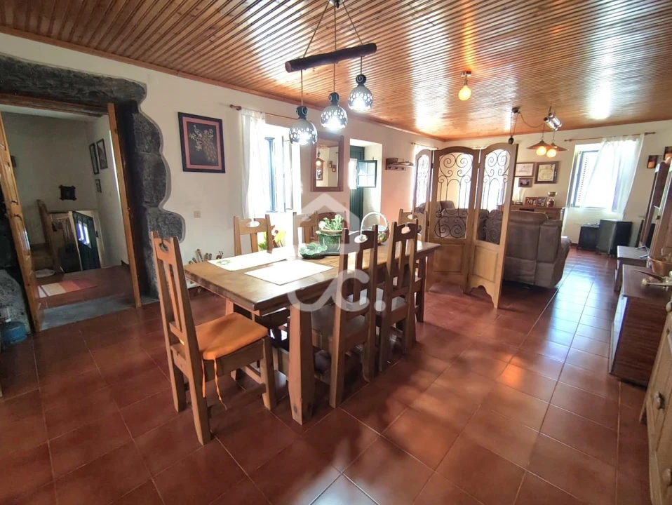 Moradia T3 para Venda em São Mateus da Calheta Foto 4