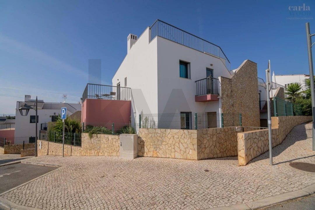 Moradia T3 para Arrendamento férias em Guia Foto 1