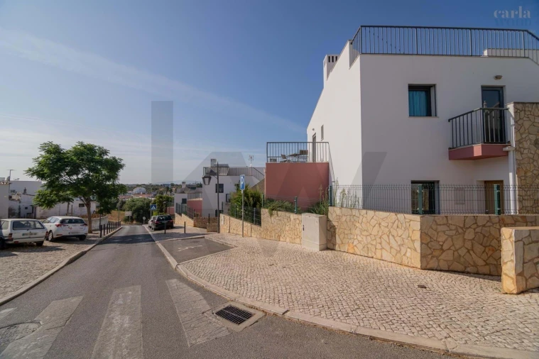 Moradia T3 para Arrendamento férias em Guia Foto 2