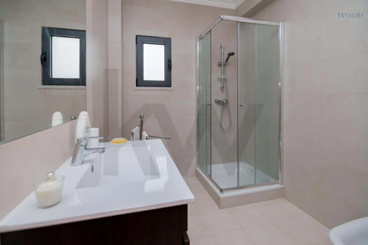 Moradia T3 para Arrendamento férias em Guia Foto 24