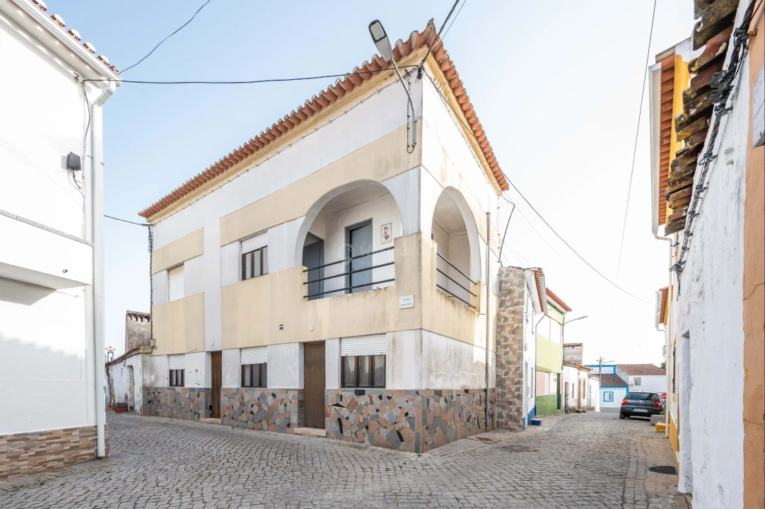 Moradia T4 para Venda em Gafete Foto 1