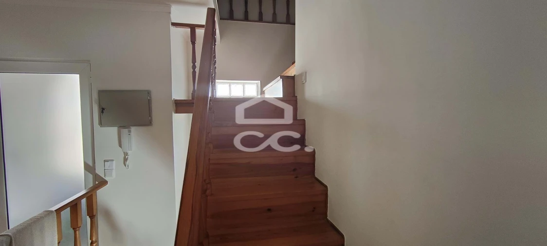 Moradia T3 para Venda em Ramada e Caneças Foto 38