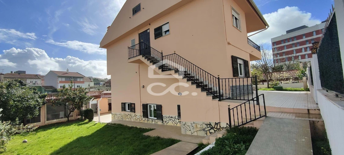 Moradia T3 para Venda em Ramada e Caneças Foto 5