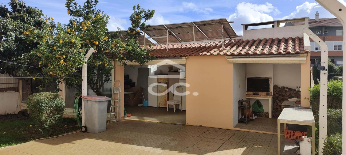 Moradia T3 para Venda em Ramada e Caneças Foto 8