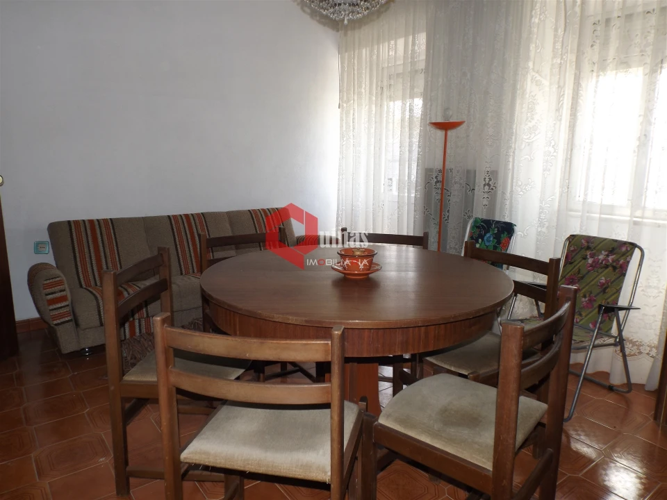 Moradia T2 para Arrendamento em Santo Estêvão e Moita Foto 7