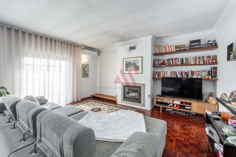 Moradia T4 para Venda em Freamunde Foto 3