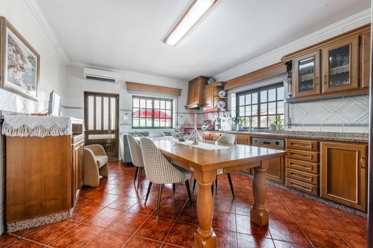 Moradia T4 para Venda em Freamunde Foto 6