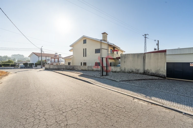 Moradia T4 para Venda em Freamunde Foto 23