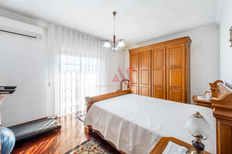 Moradia T4 para Venda em Freamunde Foto 7