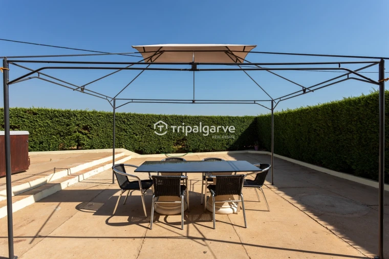 Moradia T5 para Venda em Guia Foto 9