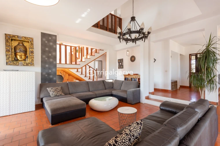 Moradia T5 para Venda em Guia Foto 16