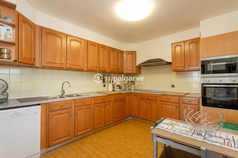 Moradia T5 para Venda em Guia Foto 13