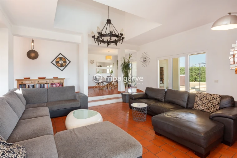 Moradia T5 para Venda em Guia Foto 17