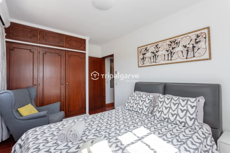 Moradia T5 para Venda em Guia Foto 28