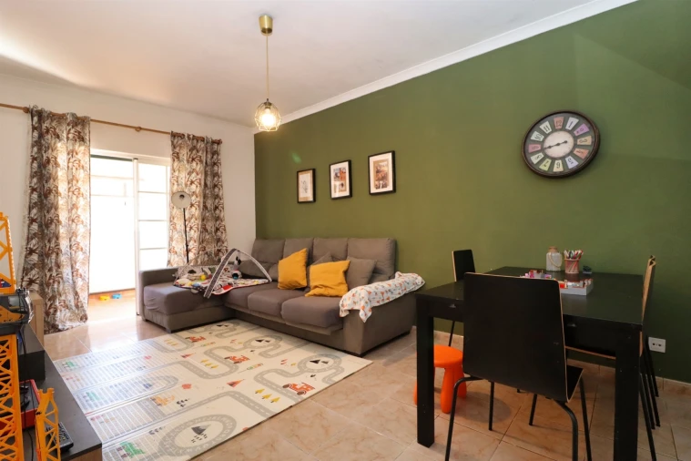 Apartamento T2 para Venda em Guia Foto 1