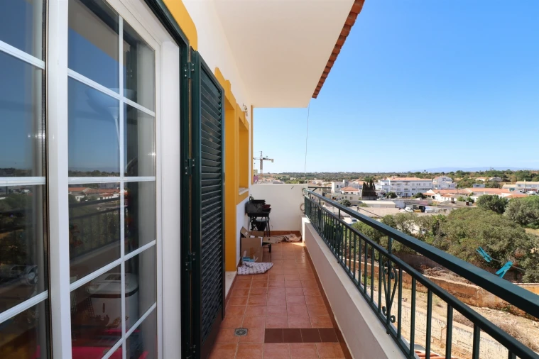 Apartamento T2 para Venda em Guia Foto 2