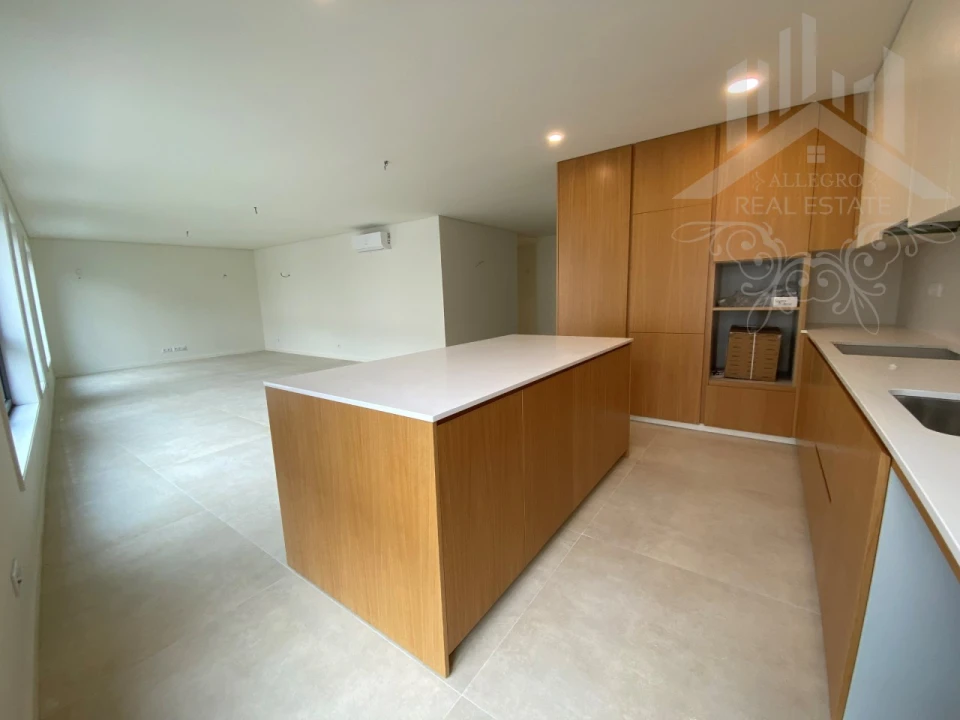 Apartamento T3 para Venda em Cedofeita, Santo Ildefonso, Sé, Miragaia, São Nicolau e Vitória Foto 1