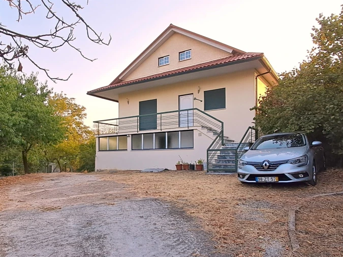 Quinta T5 para Venda em Povolide