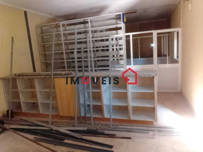 Armazém para Venda em Alcanede Foto 17