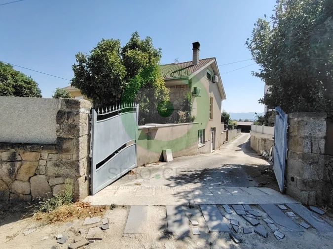 Moradia T4 para Venda em Redondelo Foto 4