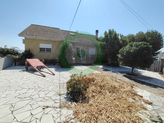 Moradia T4 para Venda em Redondelo Foto 2