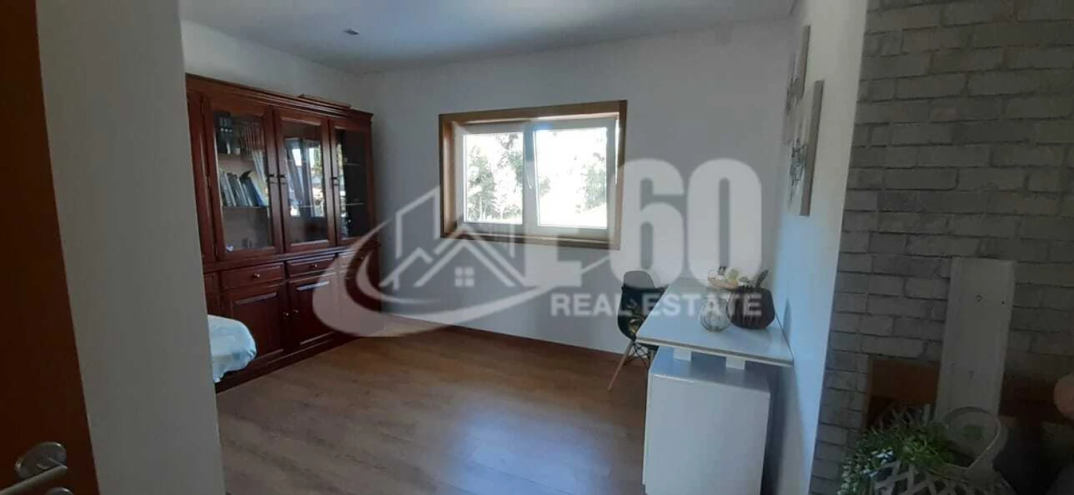 Moradia T5 para Venda em Paços de Brandão Foto 15