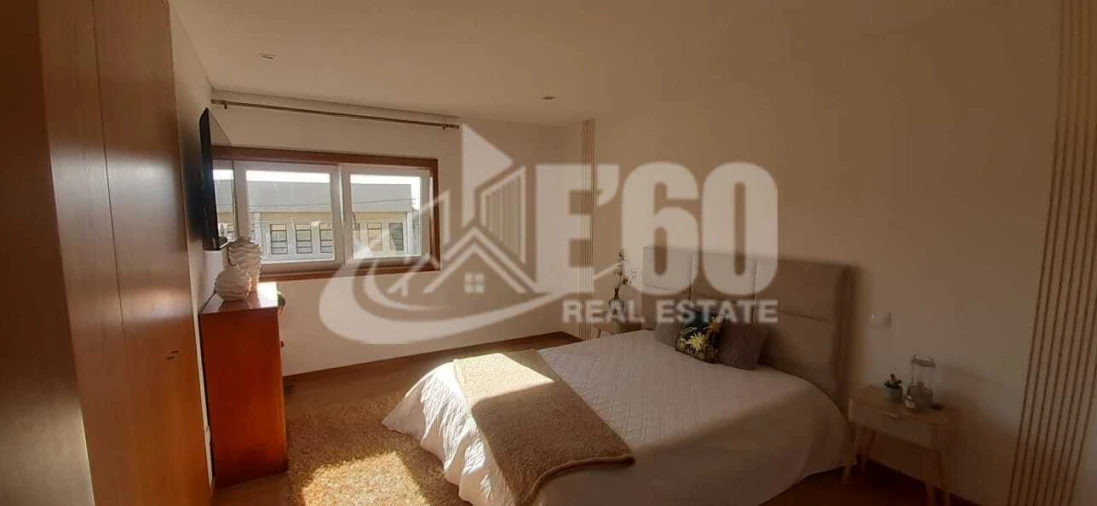 Moradia T5 para Venda em Paços de Brandão Foto 17