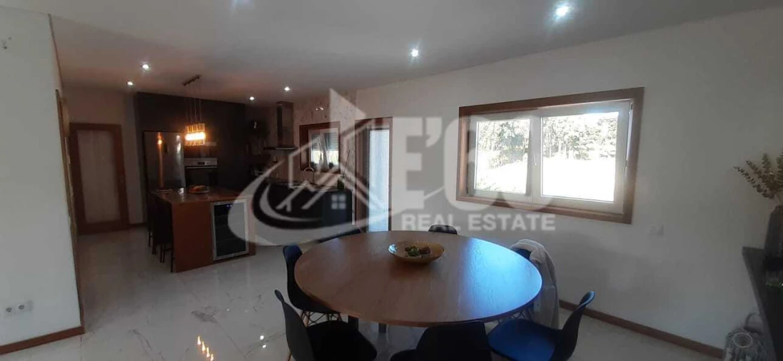 Moradia T5 para Venda em Paços de Brandão Foto 11