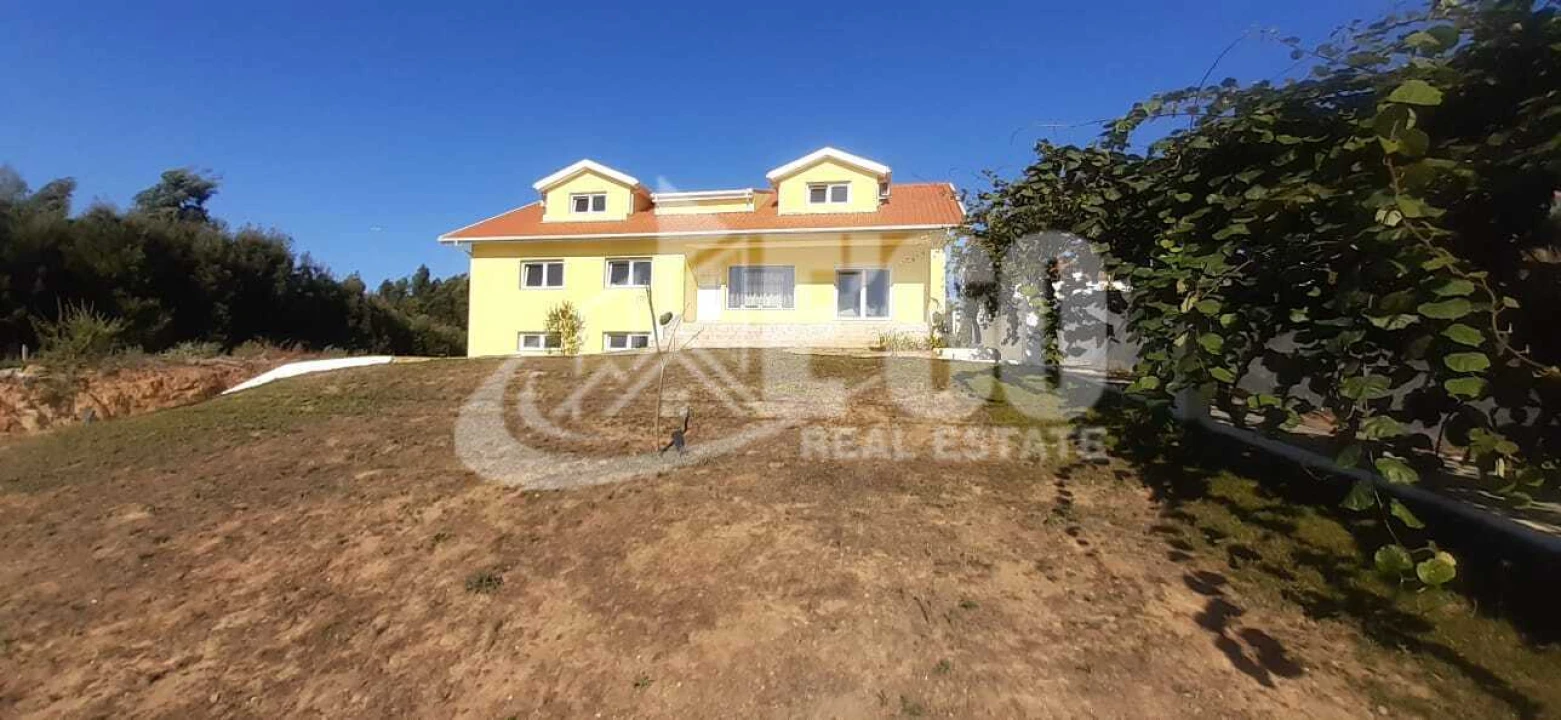 Moradia T5 para Venda em Paços de Brandão Foto 4