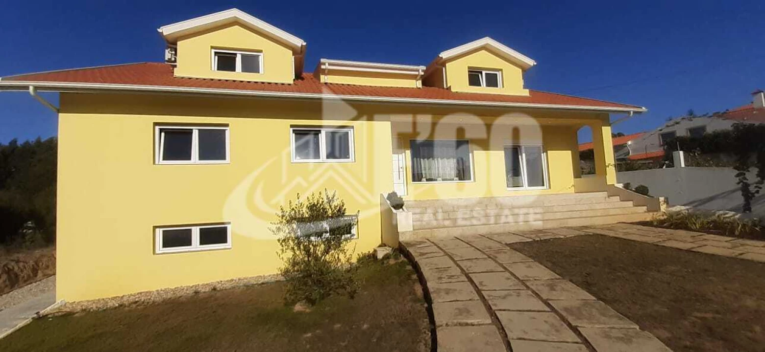 Moradia T5 para Venda em Paços de Brandão Foto 1