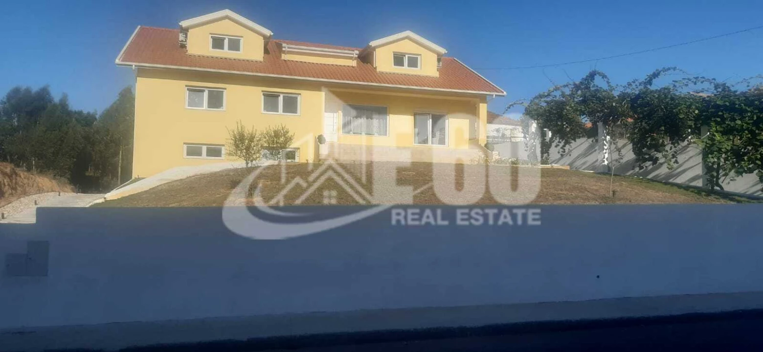 Moradia T5 para Venda em Paços de Brandão Foto 2