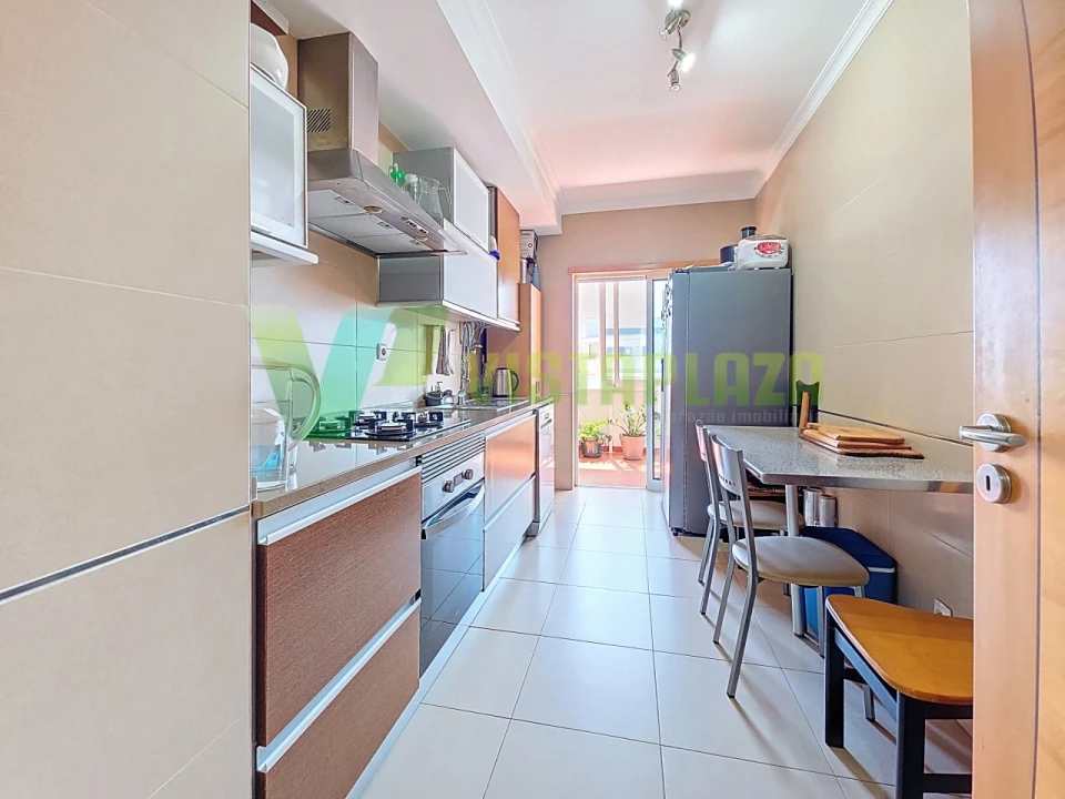 Apartamento T3 para Venda em Portimão Foto 4