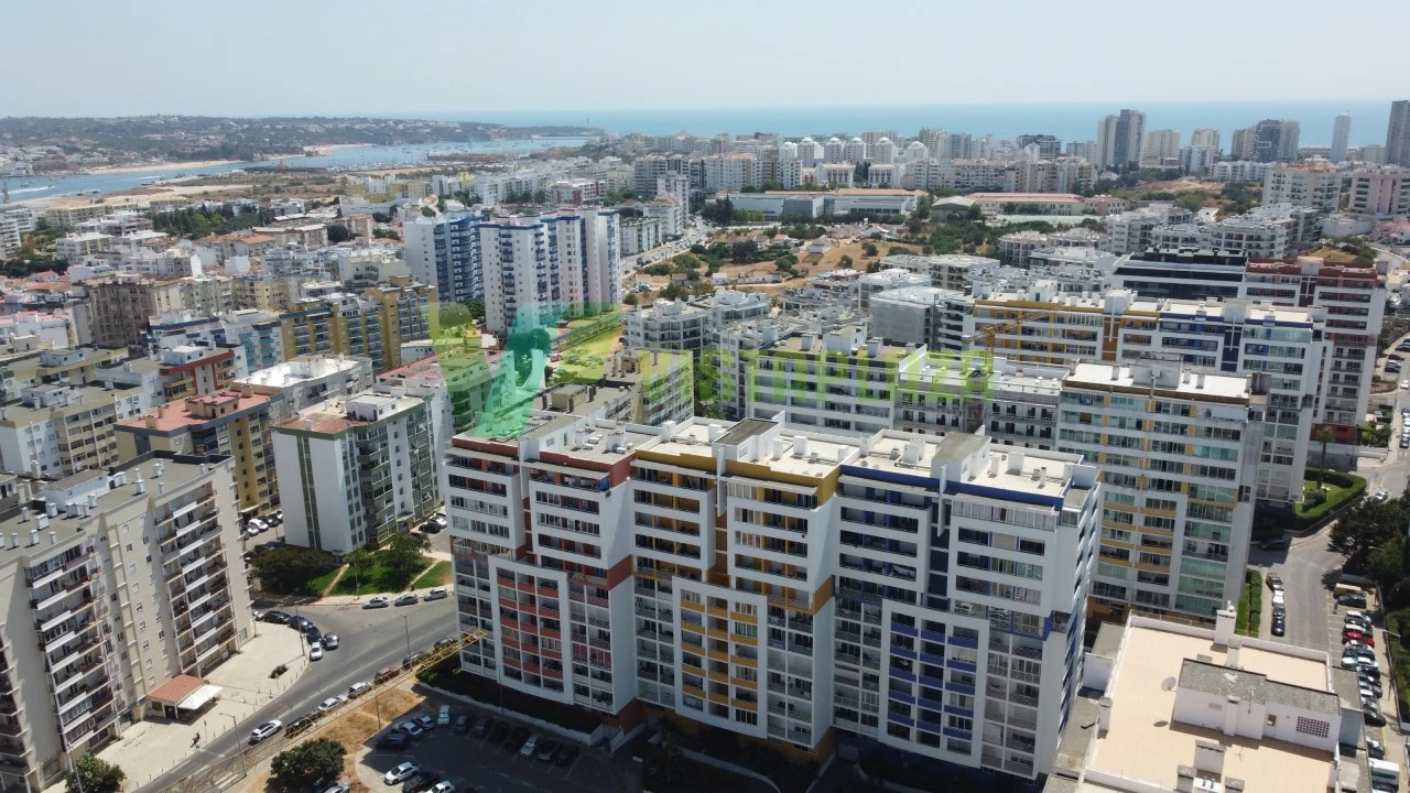 Apartamento T3 para Venda em Portimão Foto 3