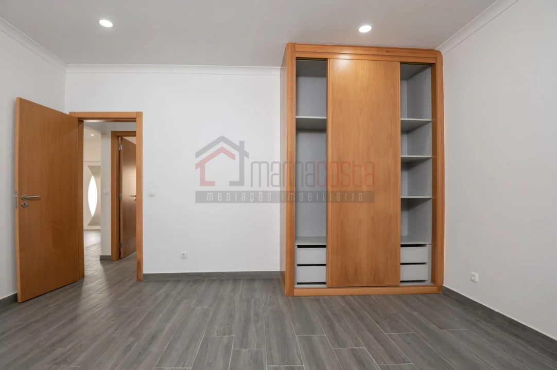 Moradia T2 para Venda em Peniche Foto 11