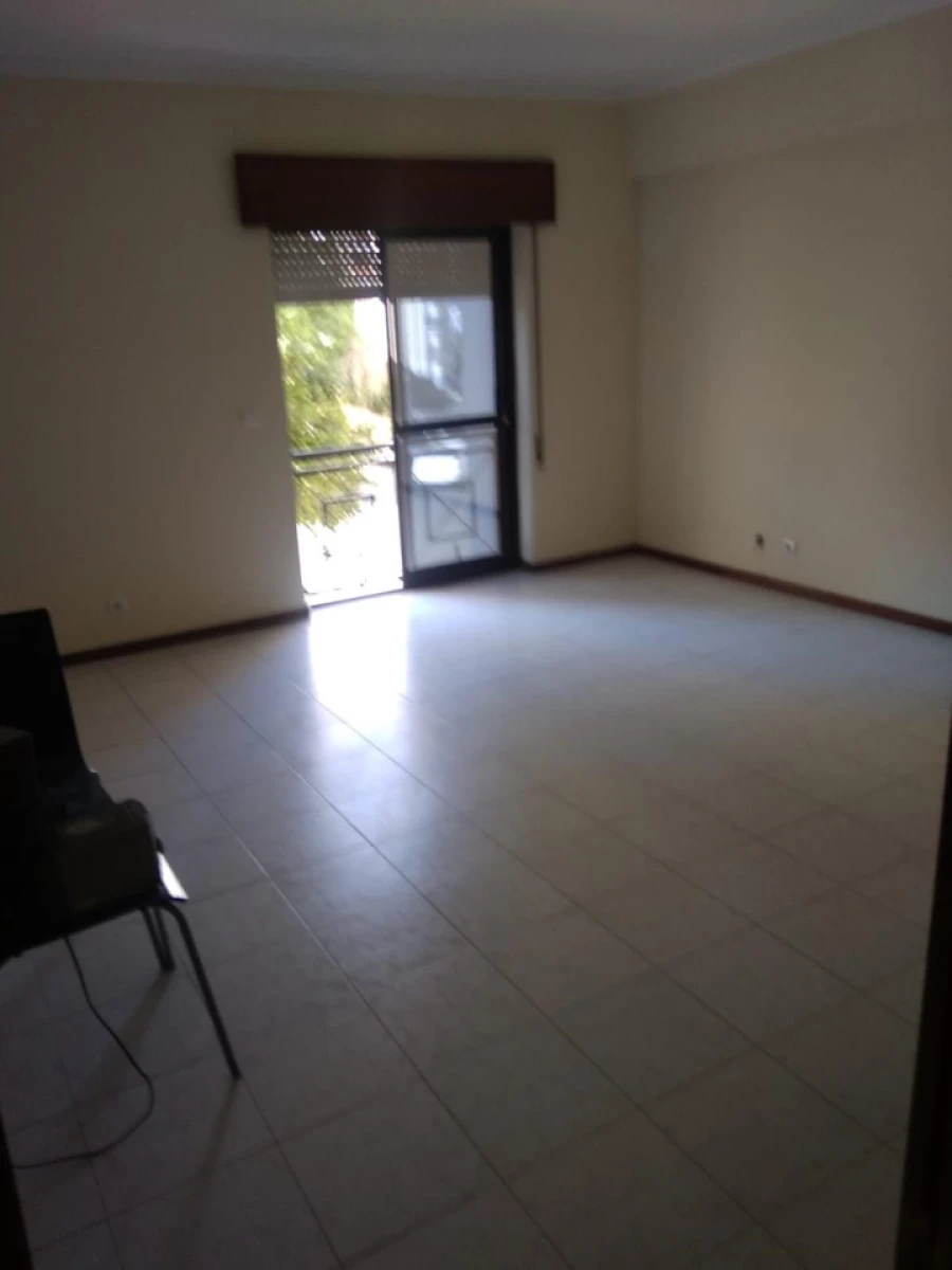 Apartamento T4 para Venda em Póvoa de Santa Iria e Forte da Casa Foto 3