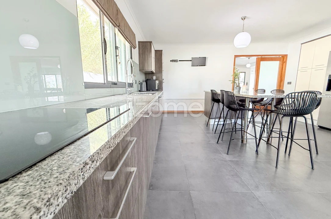 Moradia T5 para Venda em Ginetes Foto 8