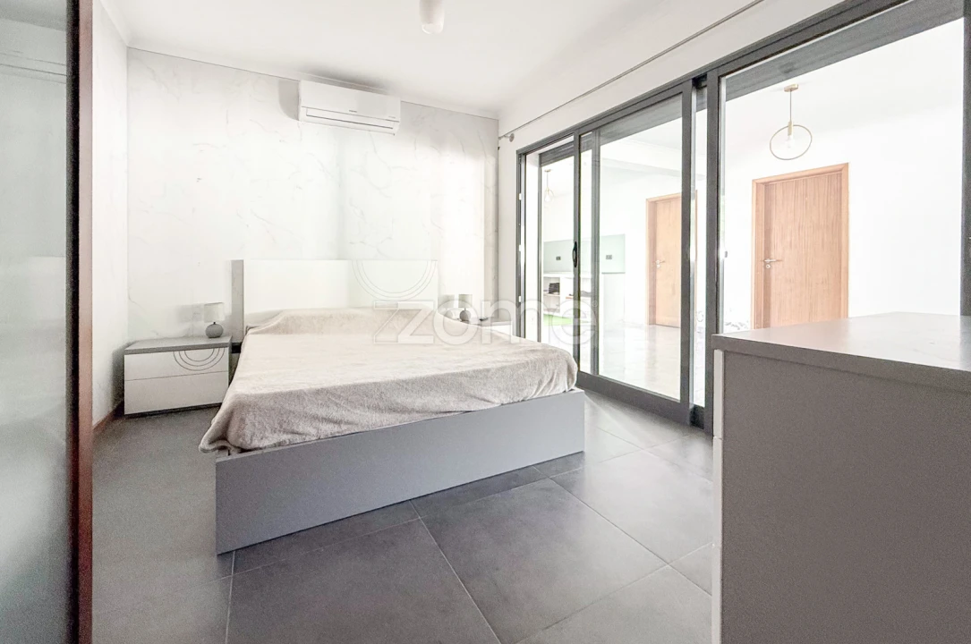 Moradia T5 para Venda em Ginetes Foto 11