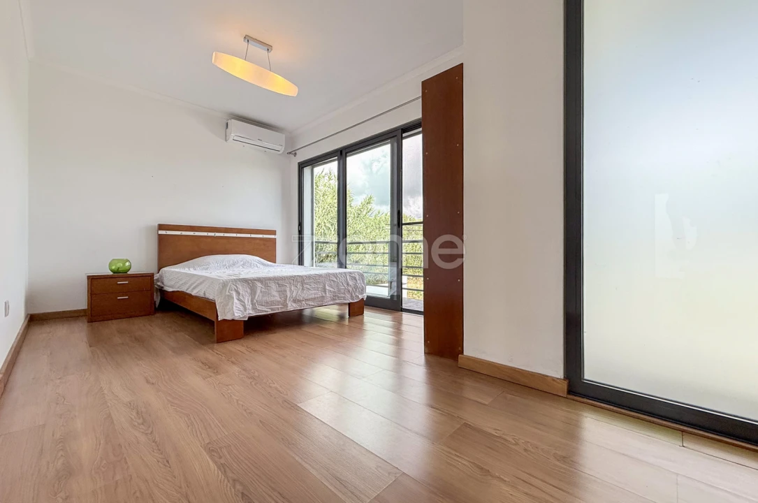 Moradia T5 para Venda em Ginetes Foto 19