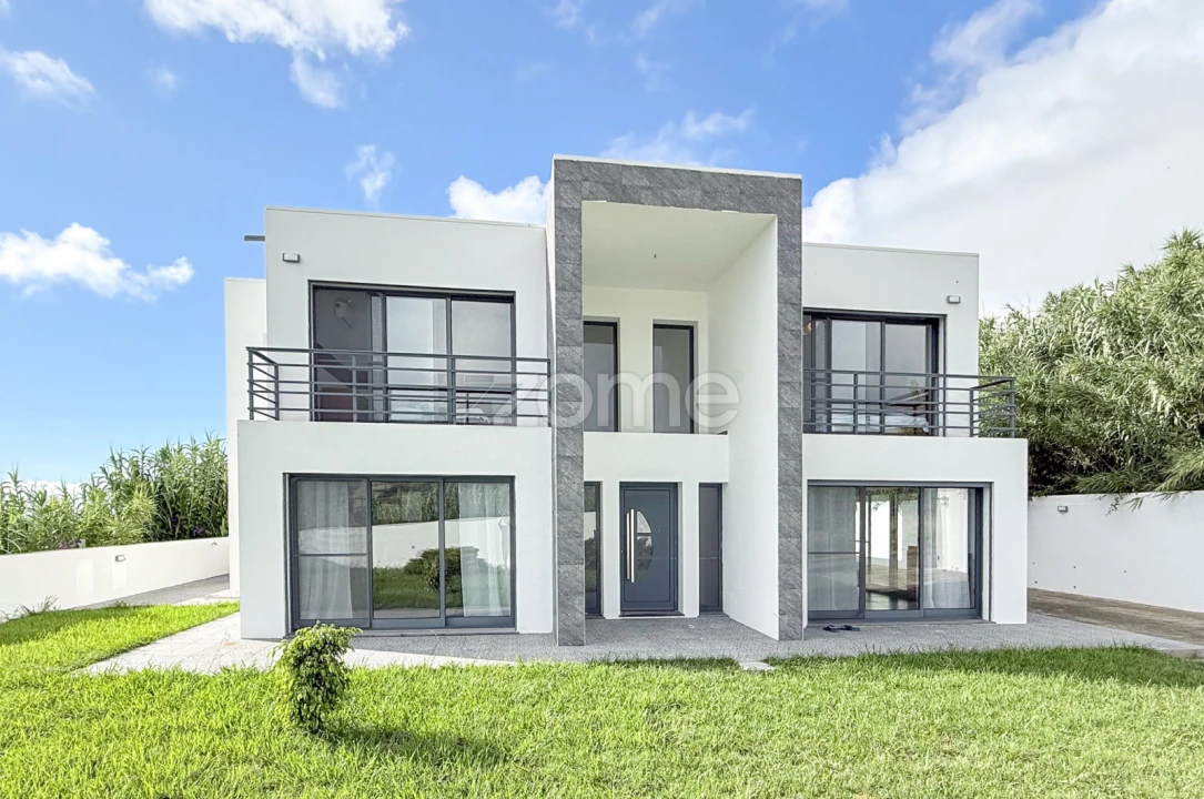 Moradia T5 para Venda em Ginetes Foto 2