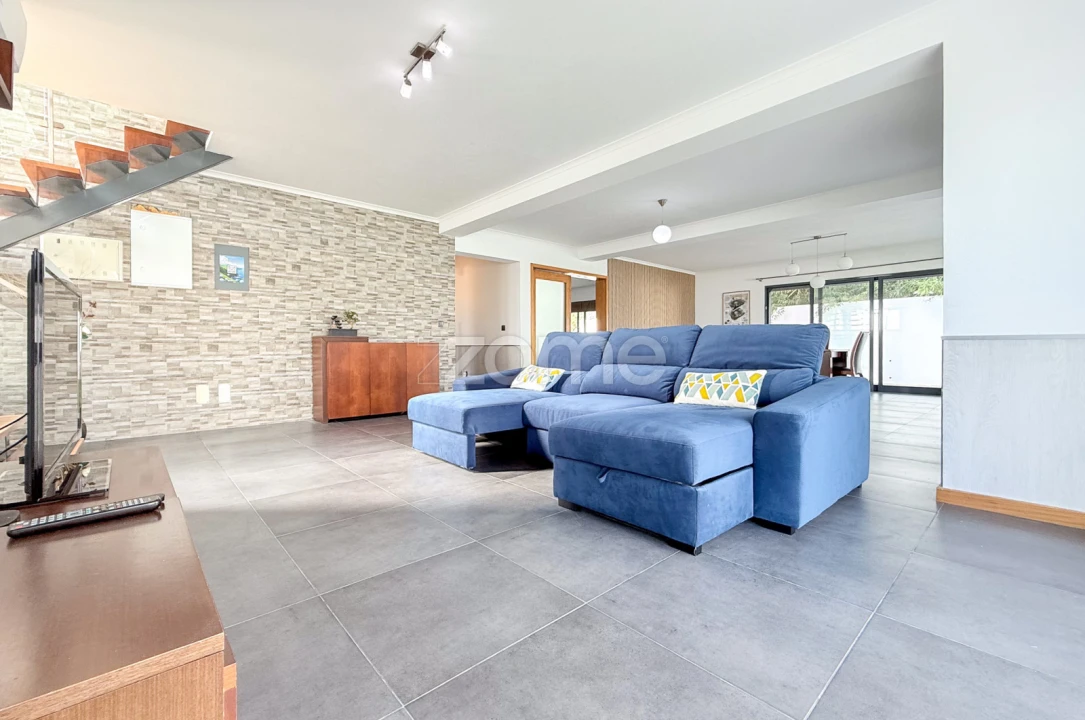 Moradia T5 para Venda em Ginetes Foto 5