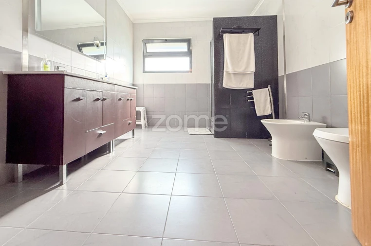 Moradia T5 para Venda em Ginetes Foto 10