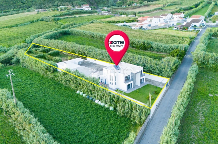 Moradia T5 para Venda em Ginetes Foto 3