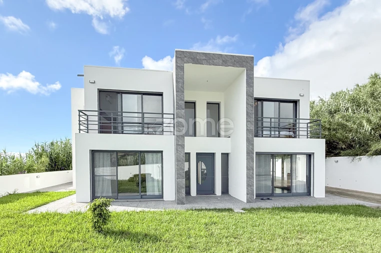 Moradia T5 para Venda em Ginetes Foto 2