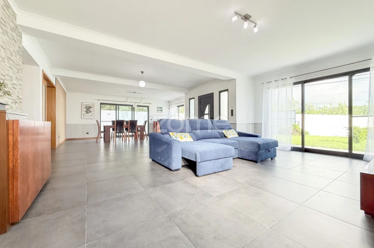 Moradia T5 para Venda em Ginetes Foto 6