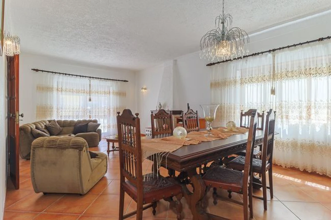 Moradia T4 para Venda em São Pedro Foto 6