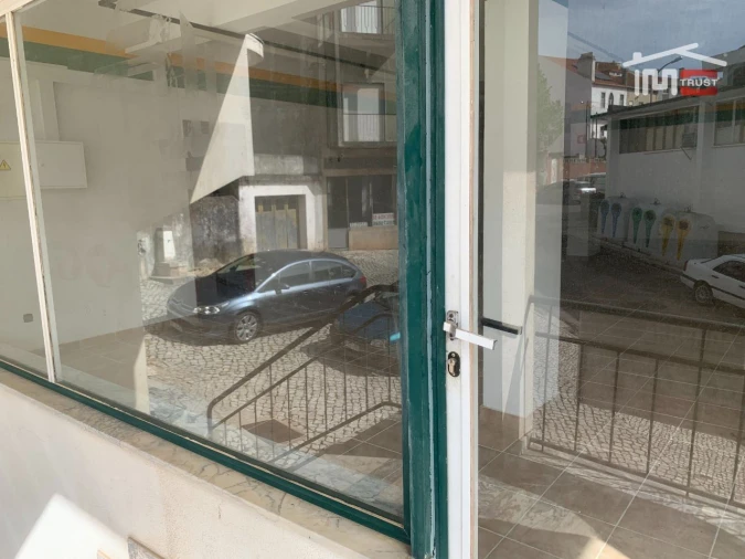 Loja para Venda em Mira de Aire Foto 3