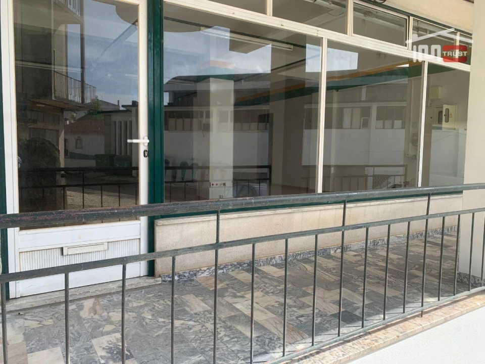 Loja para Venda em Mira de Aire Foto 1