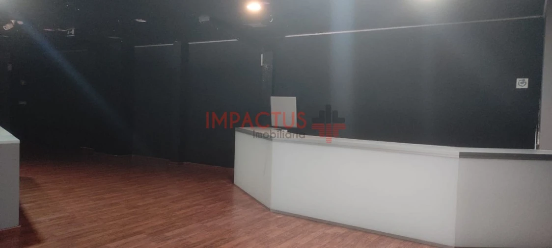 Loja para Arrendamento em Moreira Foto 4