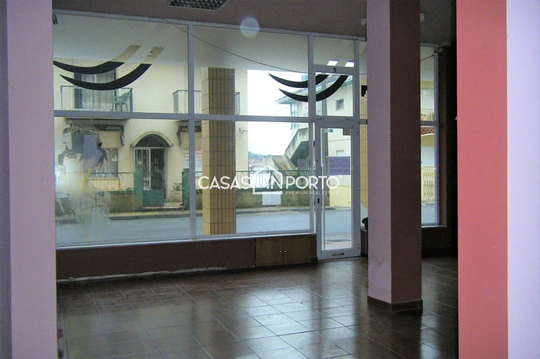 Loja para Venda em Fânzeres e São Pedro da Cova Foto 3