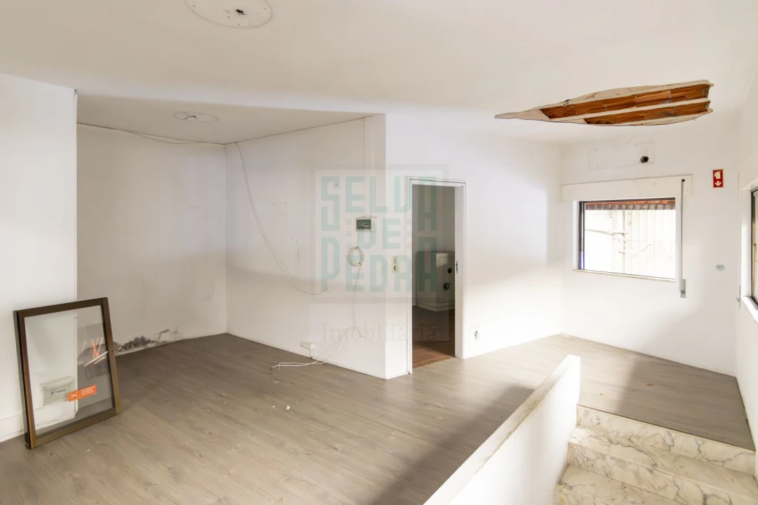 Loja para Venda em Penamaior Foto 10